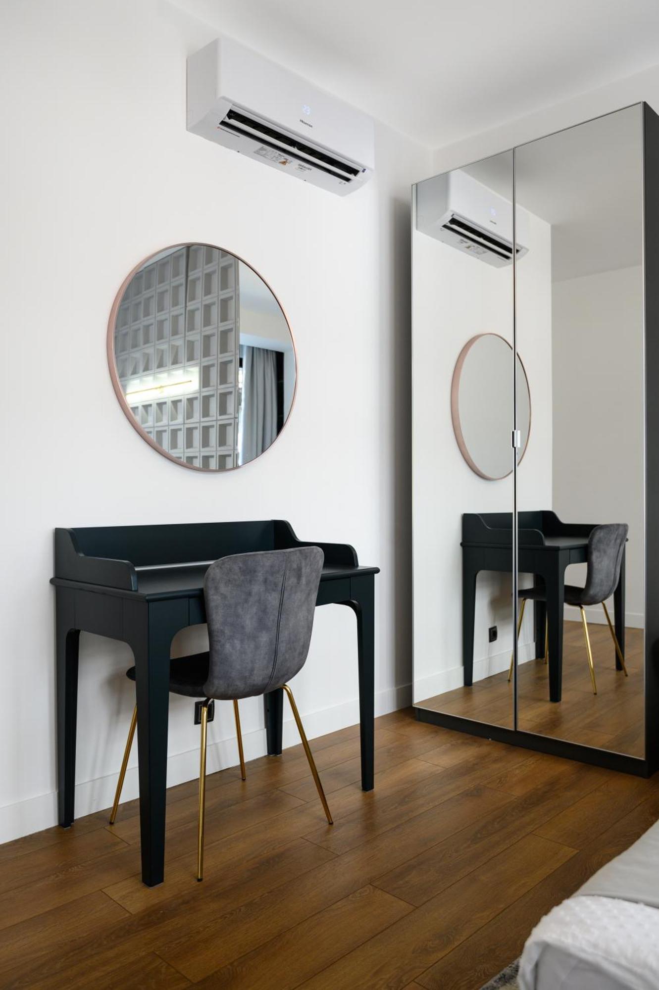 Urban Downtown Luxury Rooms And Suites Belgrado Esterno foto