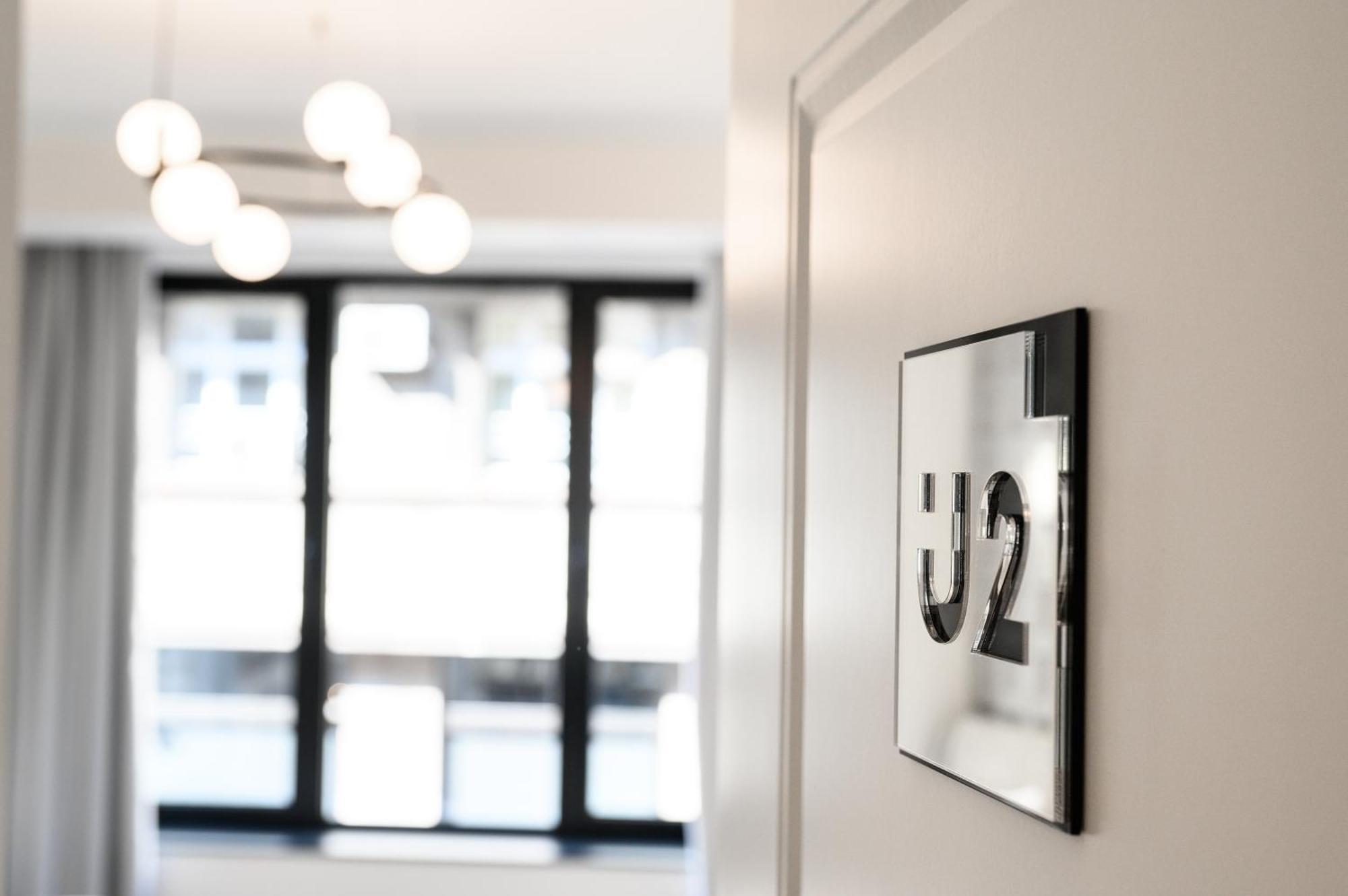Urban Downtown Luxury Rooms And Suites Belgrado Esterno foto