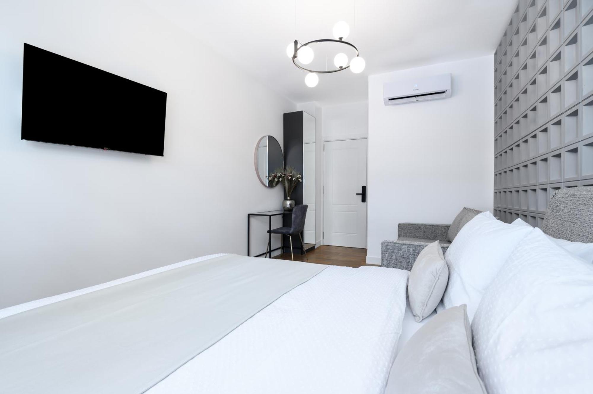 Urban Downtown Luxury Rooms And Suites Belgrado Esterno foto