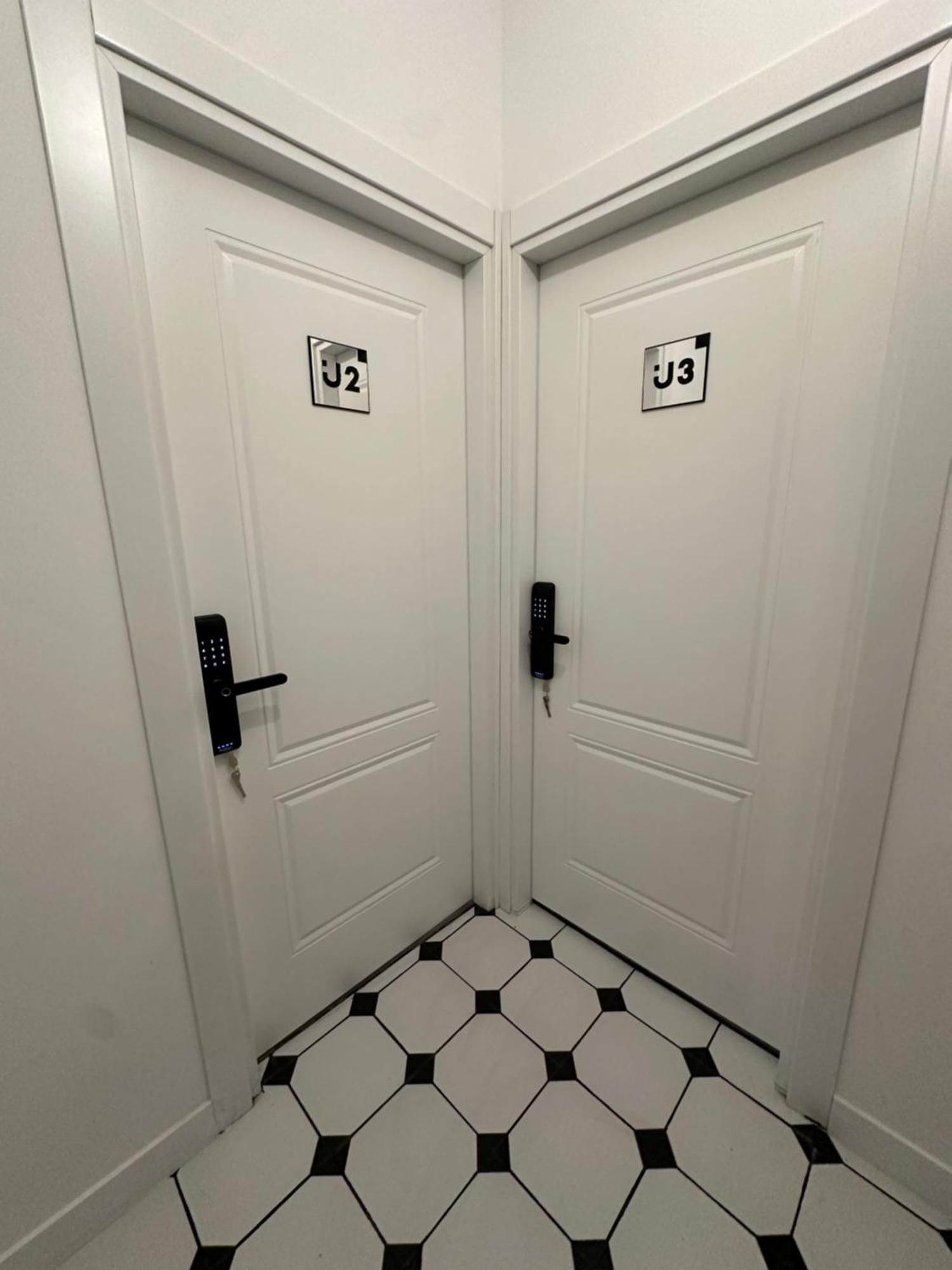 Urban Downtown Luxury Rooms And Suites Belgrado Esterno foto